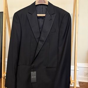 Giorgio Armani Elegant Black Tuxedo Jacket